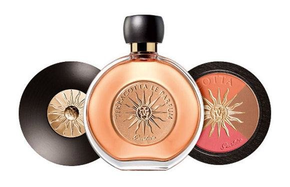 Vůně Terracotta a bronzer, který jí dal jméno