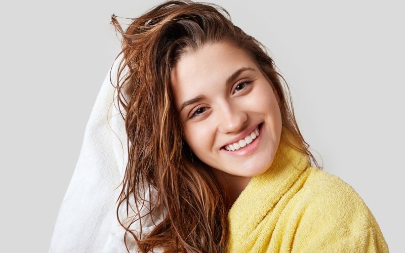 Někomu domácí masky vyhovují víc než ty kupované. Zdroj: StoryTime Studio, Shutterstock, Inc.