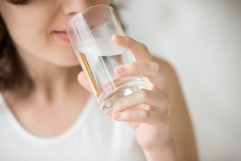 Při detoxikaci nezapomínejte hodně pít. Zdroj: Shutterstock.com