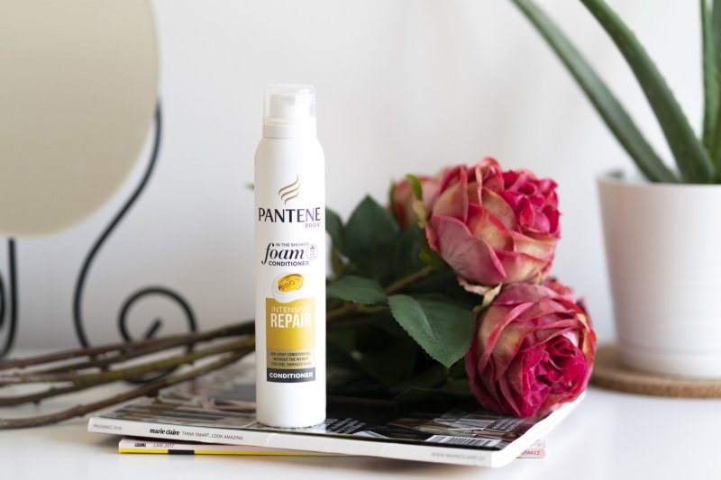 Pantene Pro-V Repair pěnový balzám na vlasy.