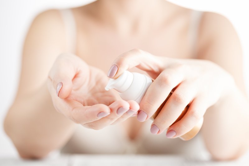 Sérum nenahrazuje pleťový krém. Zdroj: Shutterstock