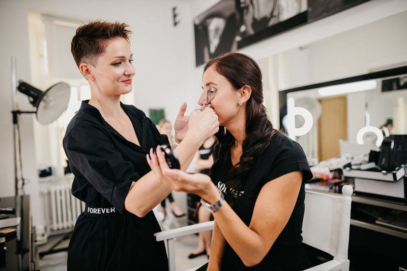 Jaké make-up tutorialy byste tu rádi viděli? Zdroj: Make Up Institute Prague
